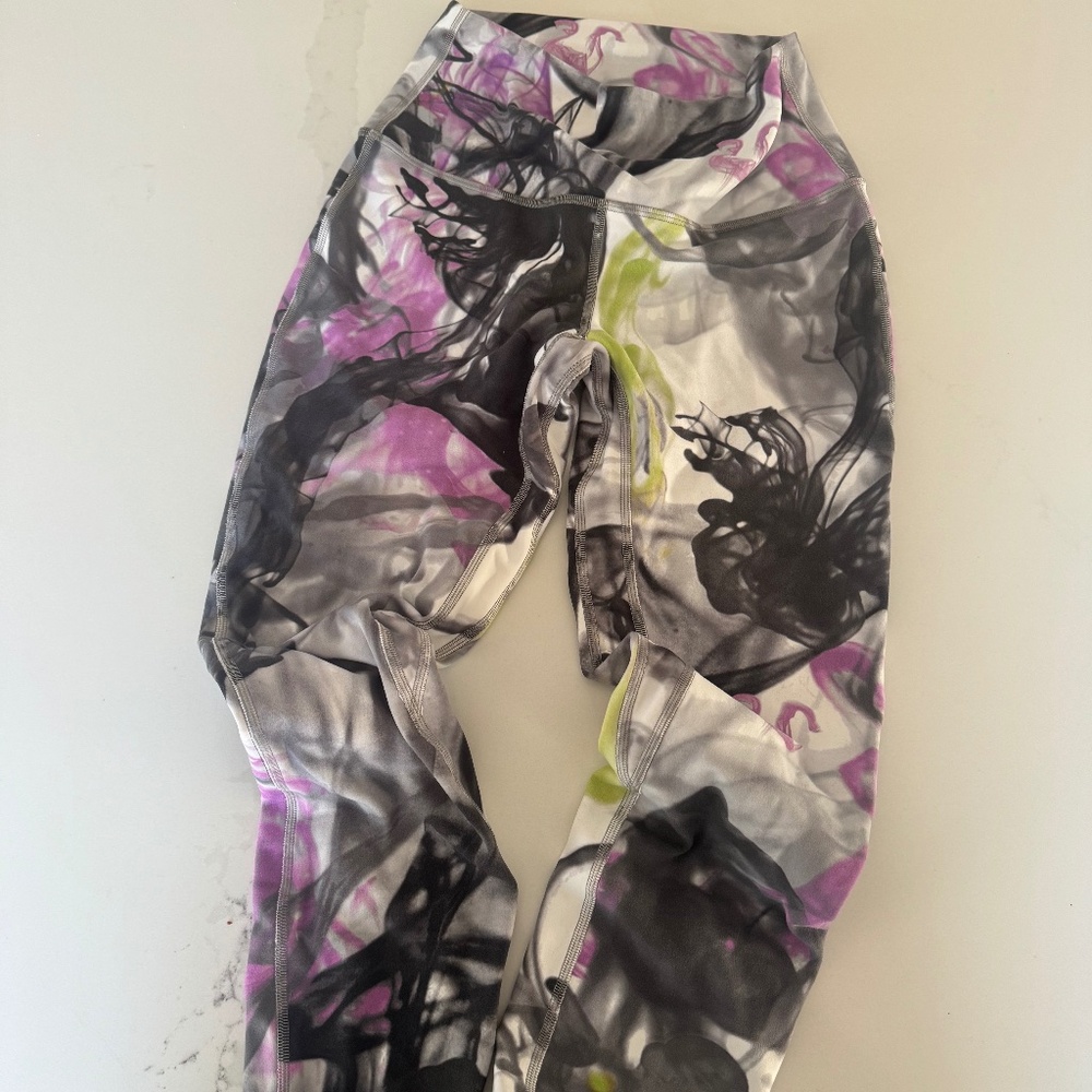 Lululemon Align High Rise sz 6 unicorn throwback